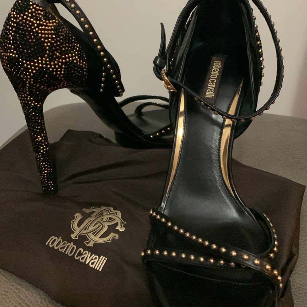 Roberto Cavalli size 38.5 black unique heels. LIKE NEW. Rare heels. Embezzlement
